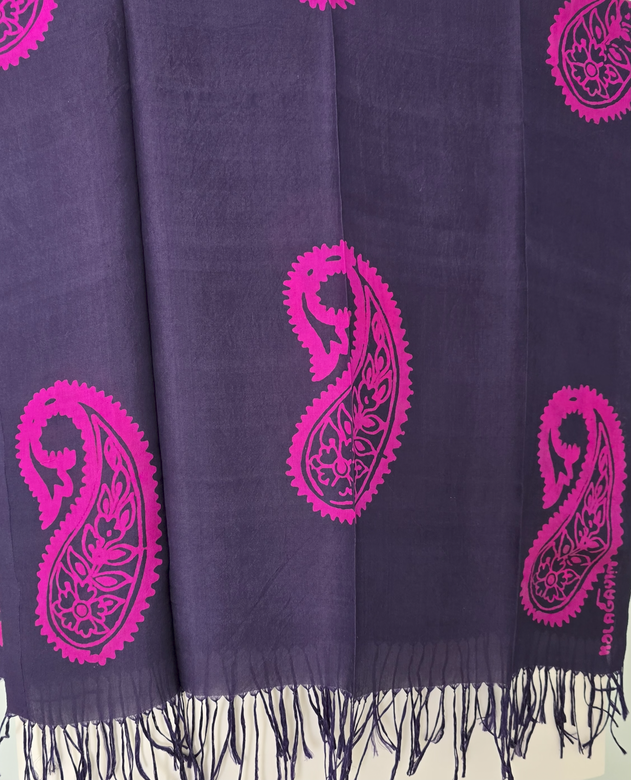 Navy Kelagayi scarf with Pink Buta patterns 190cmx65cm - Image 2