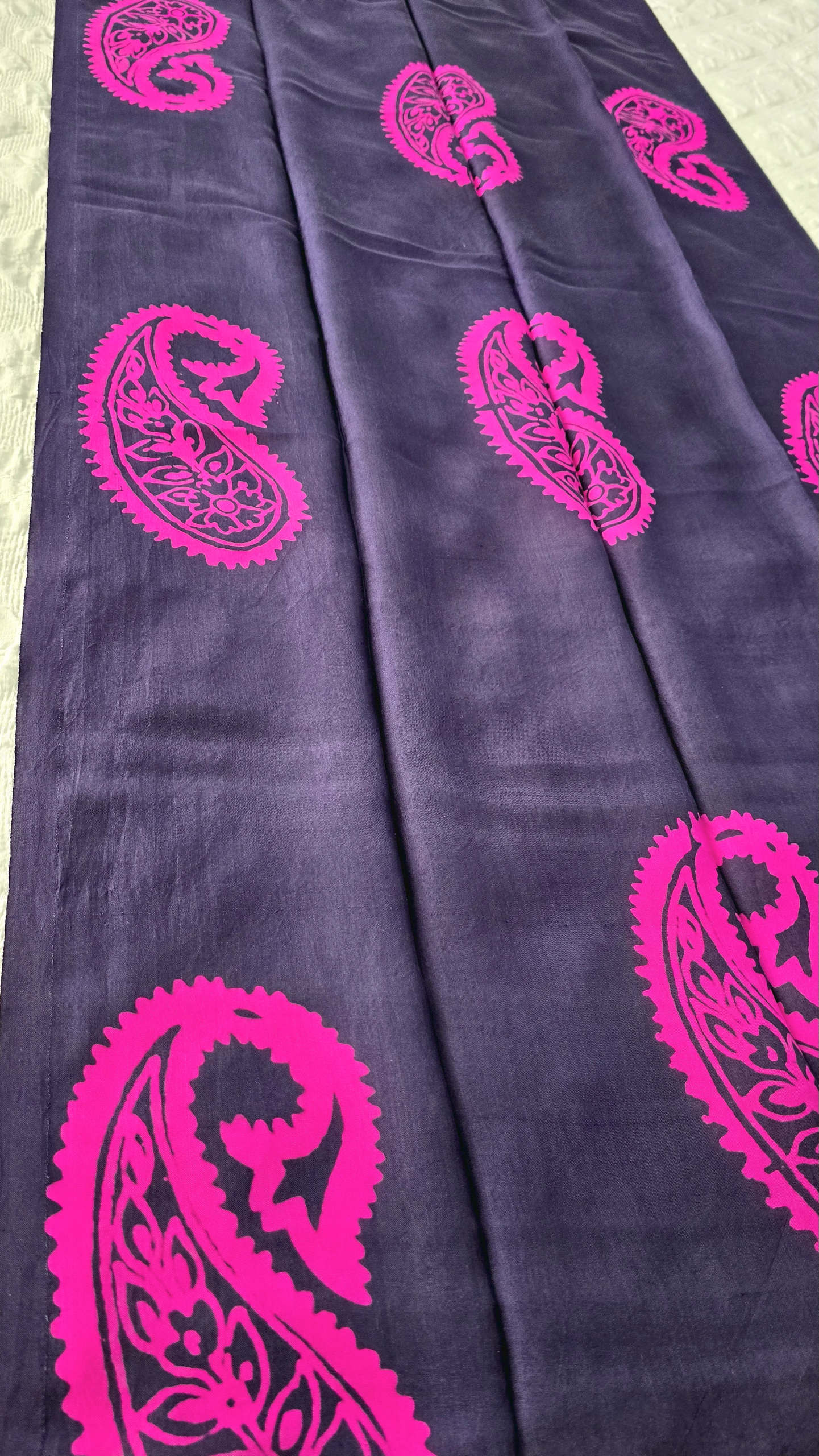 Navy Kelagayi scarf with Pink Buta patterns 190cmx65cm - Image 3